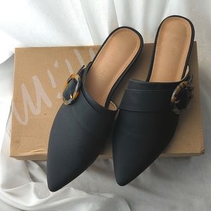 Mi.iM Black Mule w/Tortoise Button Strap, Sz 8 - Almost New!